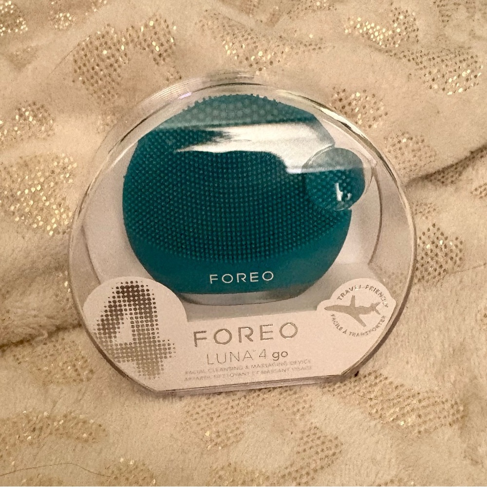 Foreo Luna 4 Go Facial Cleansing Device - Teal